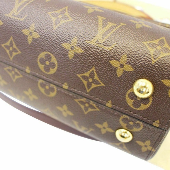 LOUIS VUITTON Monogram Canvas ClunyMM Shoulder Bag - Picture 7 of 8